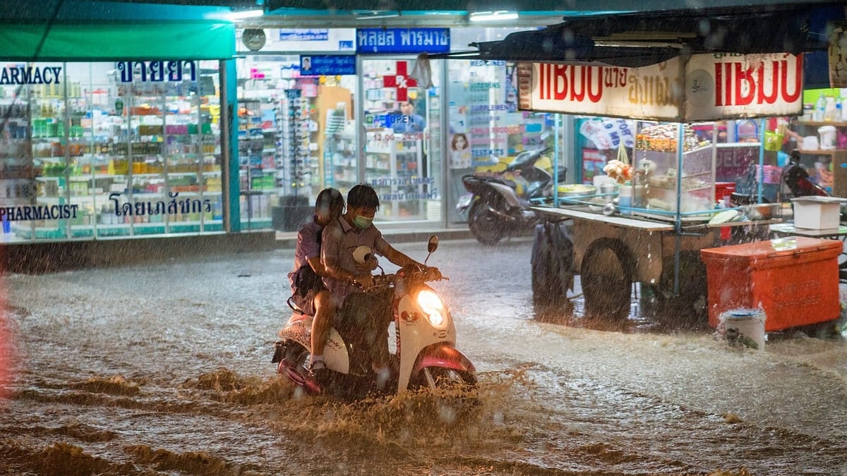 Flood Watch Issued for Kauai, Niihau and Oahu as Heavy Rain Moves In Through Thursday
