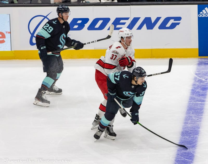Andrei Svechnikov scored two first-period power-play goals for Carolina.