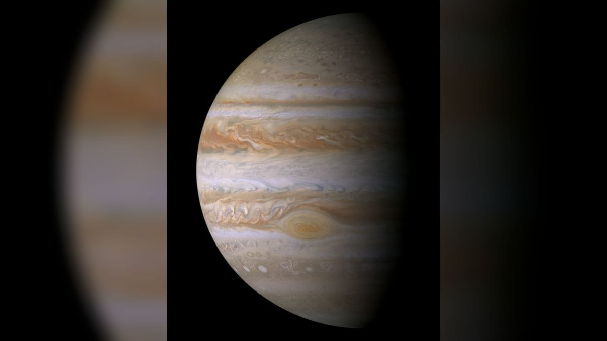 Moon Will Hide Jupiter Before Dawn on Oct. 6: When and Where to Watch